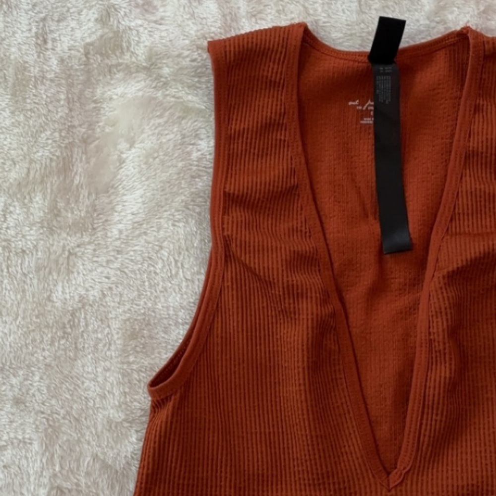 Urban Outfitters Cropped Deep V-Neck Tank Top - Picture 5 of 9